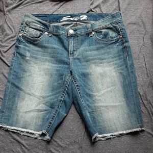 SEVEN7 WOMEN'S PLUS SIZE BERMUDA JEAN SHORTS